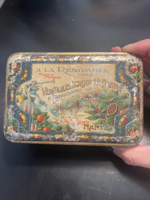 ANCIENNE BOITE PUBLICITAIRE À la Renommée TOLE LITHO Bonbons Berlingots Nantais