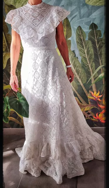 Robe de mariée Pronuptia années 70 en dentelle de coton taille 38