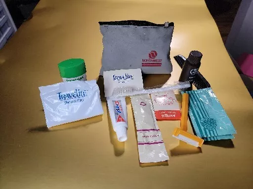 Vintage NORTHWEST AIRLINES NWA FIRST CLASS AMENITY BAG KIT TOILETRIES Toothbrush