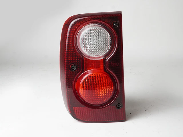 2004 - 2005 Land Rover Freelander Tail Light Brake Stop Lamp Quarter Mtd Rear Lh