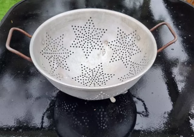 Vintage Mirro 7 Star Pattern Colander Strainer 3 Footed