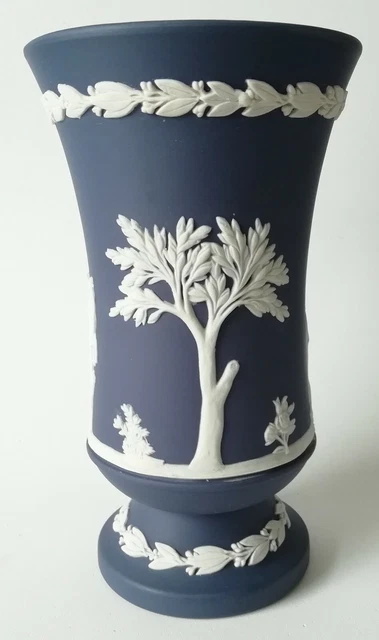 Wedgwood Jasperware Portland Blau Weiß Fuß Vase - 12.1cm