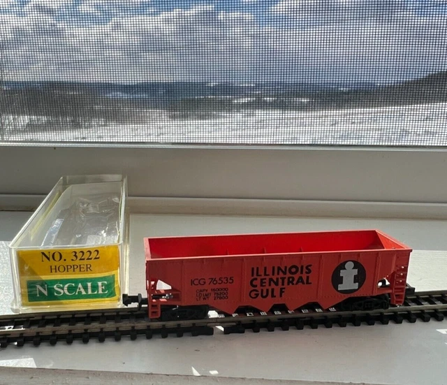 N Scale - Model Power - 3222 - Open Hopper, 4-Bay Steel - Illinois Central Gulf