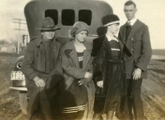 AB182 Vtg Photo GROUP BY CAR, WWI ERA MILITARY MAN c Early 1900's