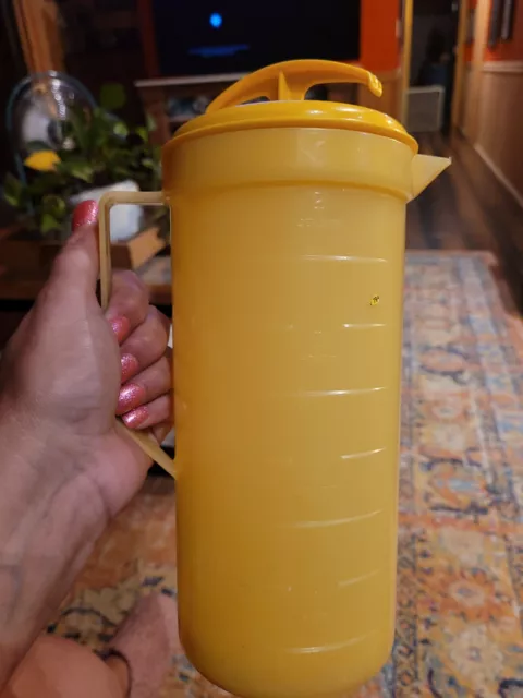 https://www.picclickimg.com/3xQAAOSwljBi2Iuy/Vtg-Federal-Housewares-Yellow-Plastic-Tea-Lemonade.webp