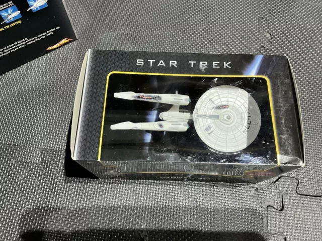 Star Trek - Hot Wheels - USS Enterprise NCC-1701 - Battle Damaged NIB