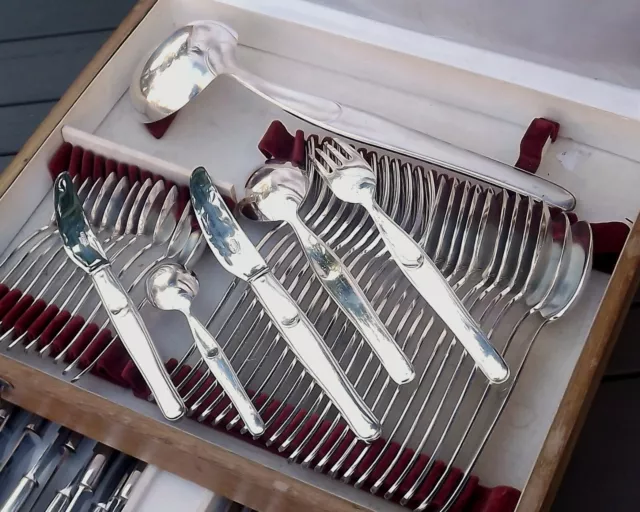 Francia Menagere Moderniste Avec Couteaux 61 Pieces En Metal Argente Vers 1970