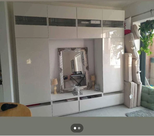 WHITE GLOSS IKEA TV storage unit in good condition and looks