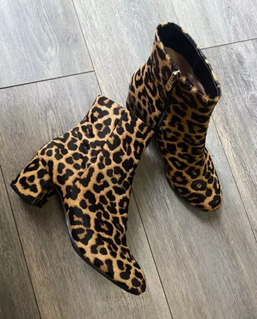 Moda in pelle leopard print sales boots