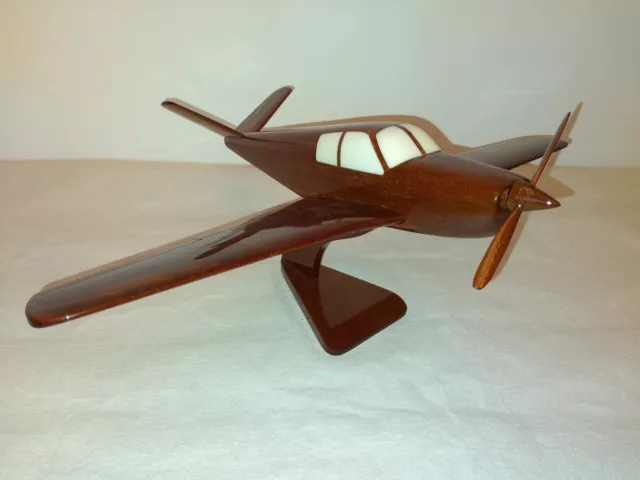 Maquette en bois avion BEECHCRAFT BONANZA