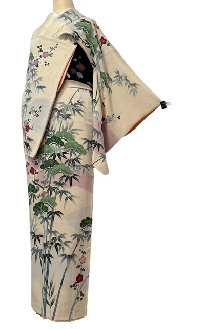 JAPANESE SILK ANTIQUE KIMONO / 0.95kg / COMBINE SHIPPING WEIGHT LIMIT = 2kg