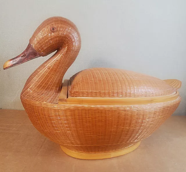 wicker duck lidded box basket woven MCM water bird decoy decor vtg 2