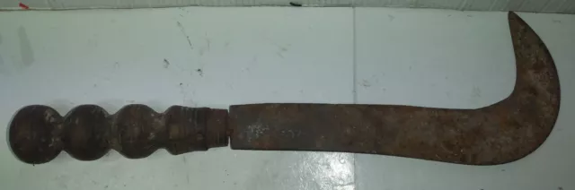 Antica Roncola In Ferro Battuto Con Impugnatura  In Legno Epoca  Tardo 800