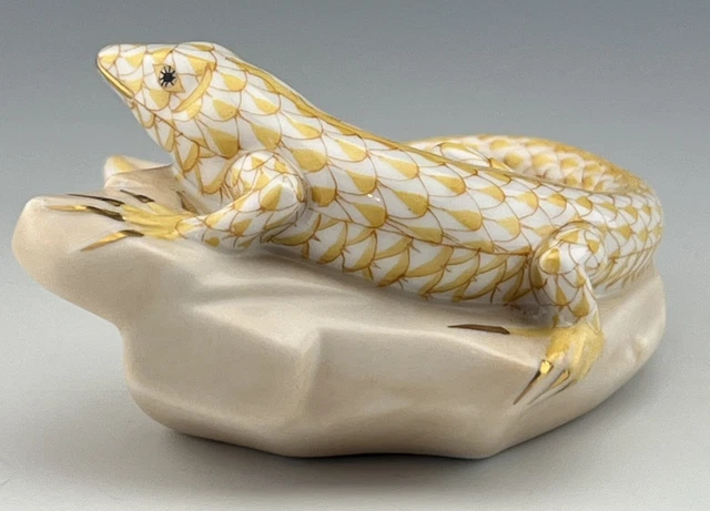 🦋 BRAND NEW HEREND LIZARD on Rock Butterscotch Fishnet Figurine ($467 Retail) 2