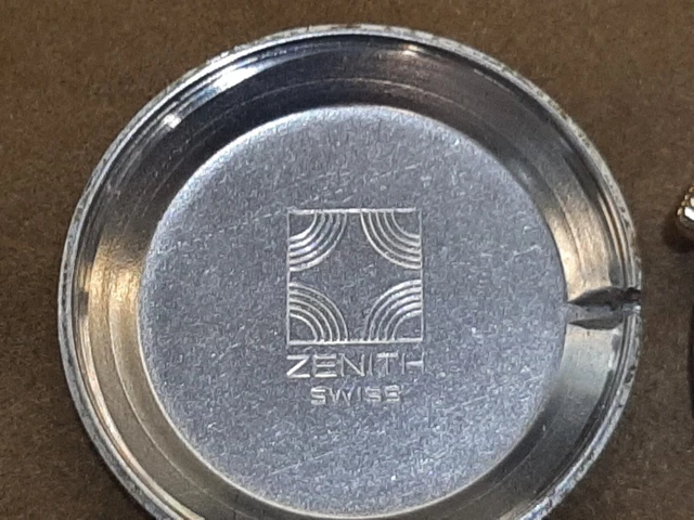 ZENITH-MOVADO MUSEUM 20.0040.366 QUADRANTE DORATO; MANUALE Zenith 2572. 35 mm.  8