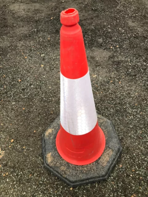 Large traffic cones 1000mm high in good used condition one metre high