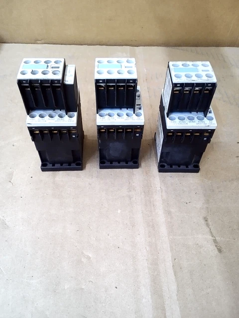 Siemens 3ZX1012-ORH11-1AA1 Contactor W/ 3RH1911-1FA22 Lot Of 3