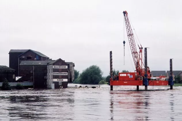 Photo 6x4 River Aire in flood at Castleford. The river is about 12ft abov c2007