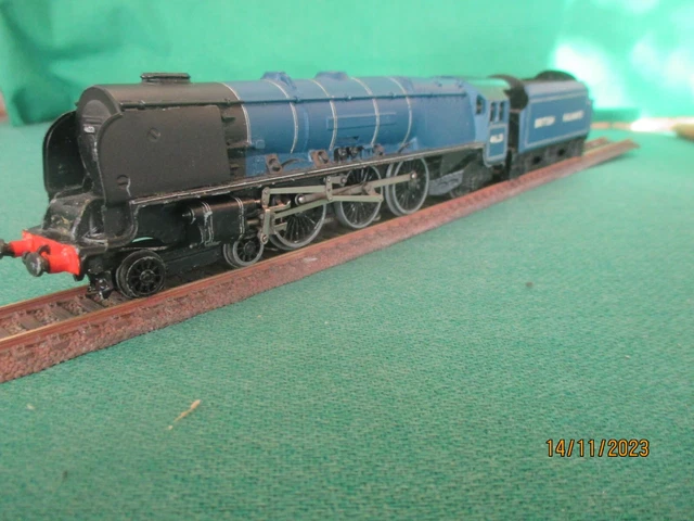Hornby Dublo 00  3 Rail 'BR Coronation Class 4-6-2 No 6221 'Queen Elizabeth'
