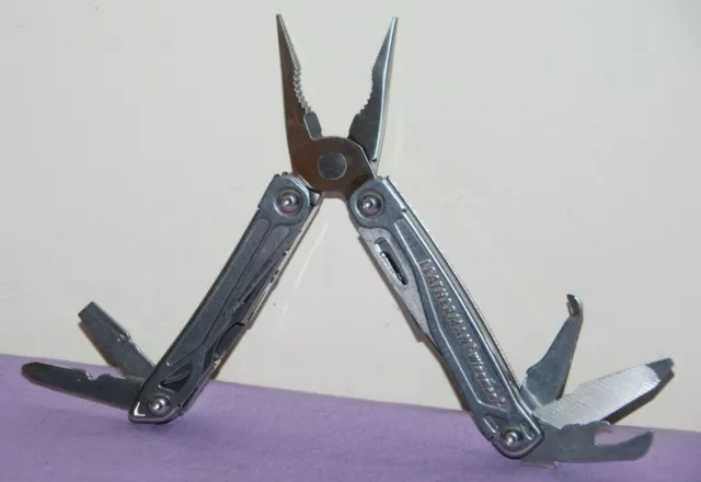 Leatherman Wingman Multi-Tool With Pocket Clip 420HC Stainless Steel--Great Cond