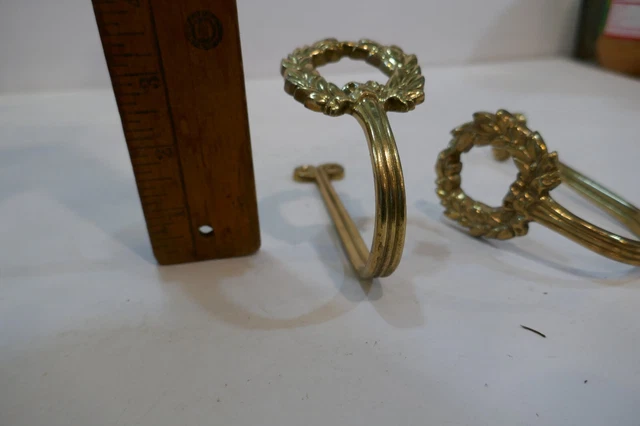 Rare Antique Luarel Wreath  Pair Wall Mount Hooks Brass Floral  Wreath 4