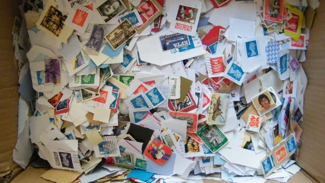 apporox 4 killos of mixed stamps, British, World
