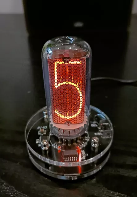 Ein Röhren Nixie Uhr mit IN-18 Röhre