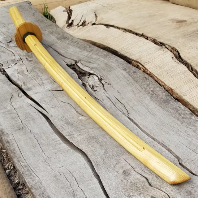 Bokken giapponese Daito 102 (40.1") con scanalatura e tsuba - Legno di Robinia