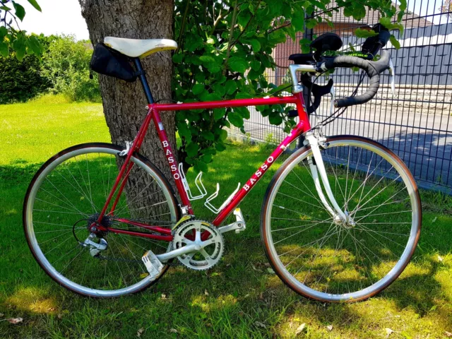 Hochwertiges Profi-Rennrad Basso Italien Campagnolo Cinelli Zubehör Triathlon