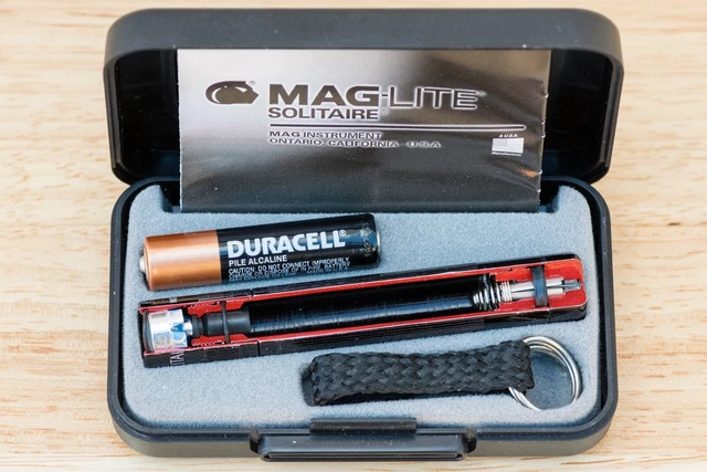 Lampe de poche incandescente ML251IT de Maglite à 2 piles C, noir ML25IT-2016