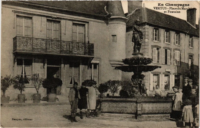 CPA AK in Champagne VIRTUS Place du Marché et Fontaine (347109)