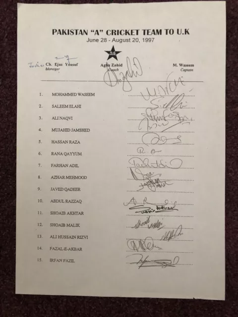 Cricket autograph team sheet Pakistan 1997