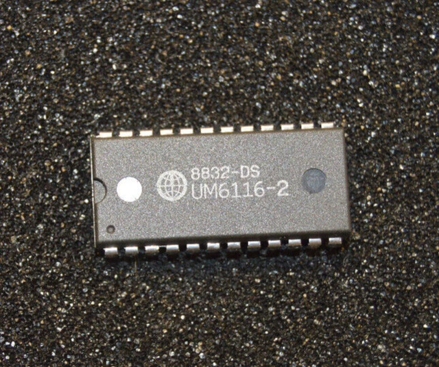 UM6116-2  Memory Chip 16KBIT CMOS SRAM, PDIP28