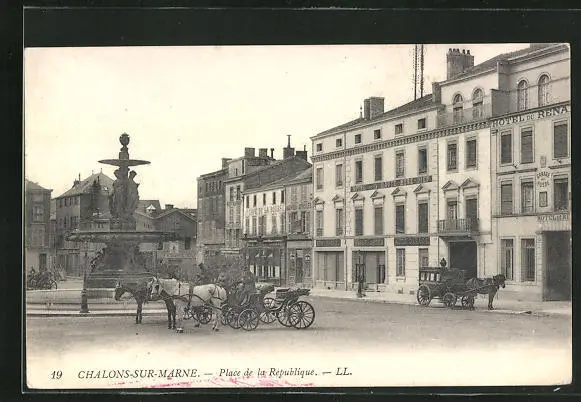 CPA Chalons-sur-Marne, Place de la Rèpublique