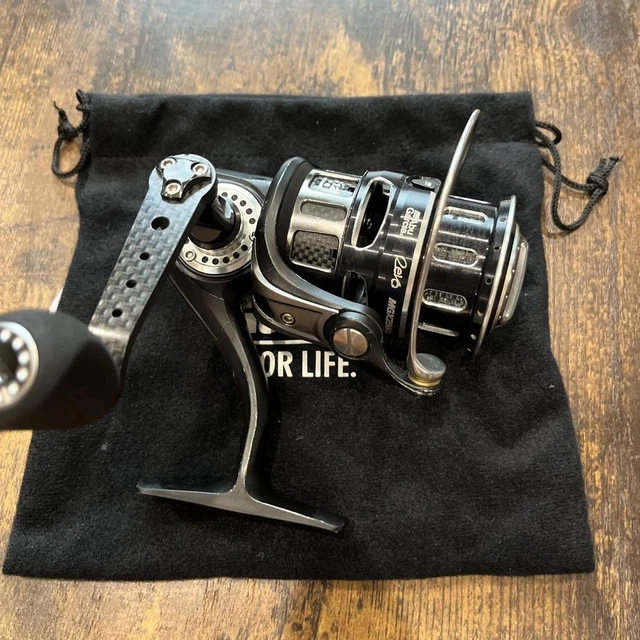 アブガルシアMGX2500S 1 Abu Garcia Revo MGX 2500S Spinning Fishing Reel BRAND NEW +
