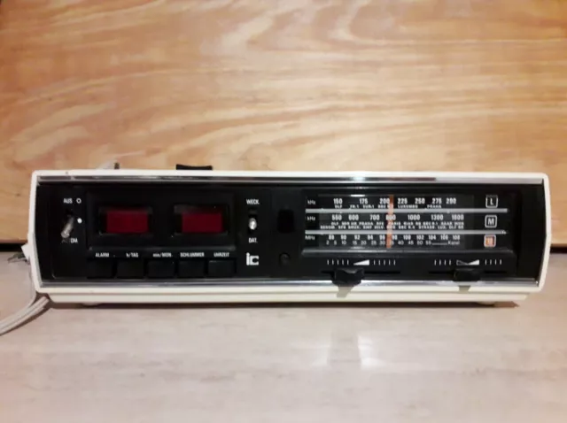 Radio sveglia Grundig Sono Clock 21 Vintage anni 70 funzionante