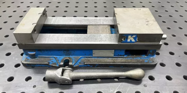 Kurt D688 Anglock 6" Milling Machine Vise w/ Handle (8.8" Jaw Opening) SKU-169