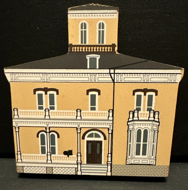 1990 The Cats Meow - The Kennard House Lincoln, Nebraska - Wooden Shelf Sitter