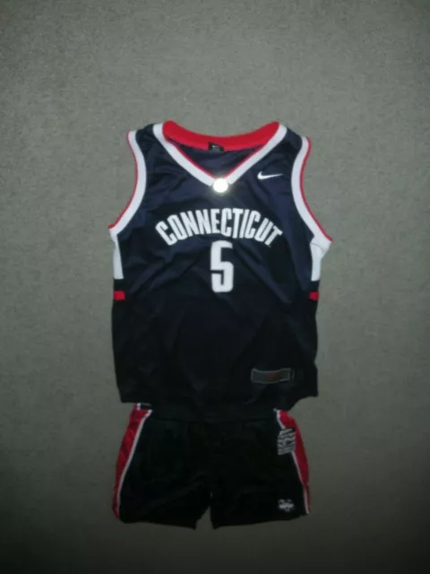 Men's Xl Uconn Uniform, New Shorts, Used Nike Jersey, #5, Paige Bueckers Men's Xl Uconn Uniform, New Shorts, Used Nike Jersey, #5, Paige Bueckers