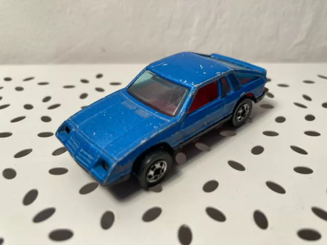 Petite voiture bleu HOT WHEELS FUTURISMO Mattel Burger King