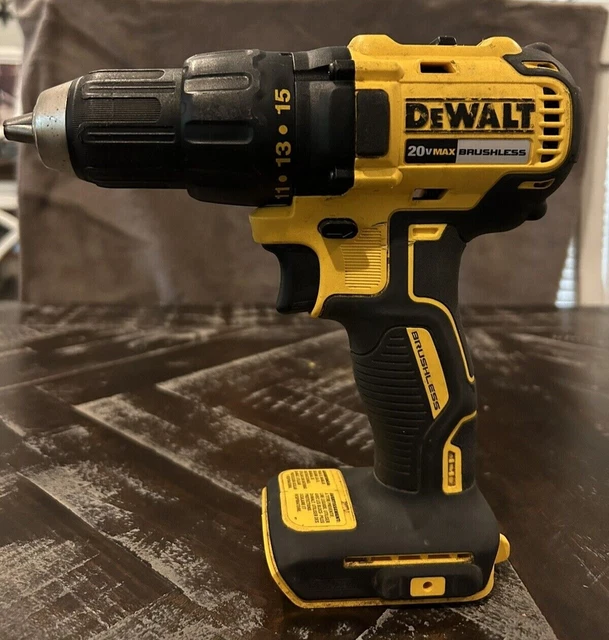 Pre-Owned DEWALT DCD777 20V Cordless Drill Set Pre-Owned DEWALT DCD777 20V Cordless Drill Set