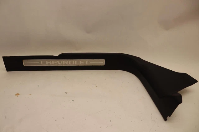 2015-2020 Chevy Tahoe Front Right Passenger Side Door Sill Scuff Plate Panel Oem