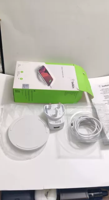 Belkin Wireless Charging Pad Qi 10W Charger - BOOST UP - Fast Universal Charging