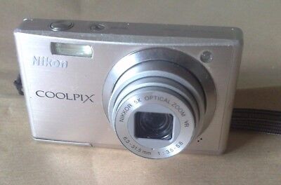 Nikon Coolpix s560 10 megapixel senza batteria - fotocamera