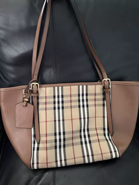 Burberry women's horseferry check and leather clutch bag deals honey tan