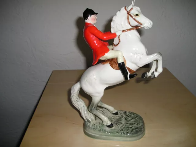 Beswick Huntsman on rearing grey horse 868.