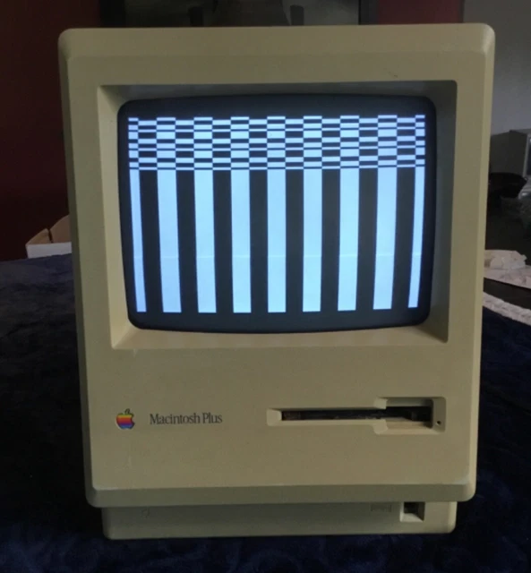 VINTAGE ORIGINAL APPLE Macintosh Plus 1MB Model M0001A Computer -Powers ...
