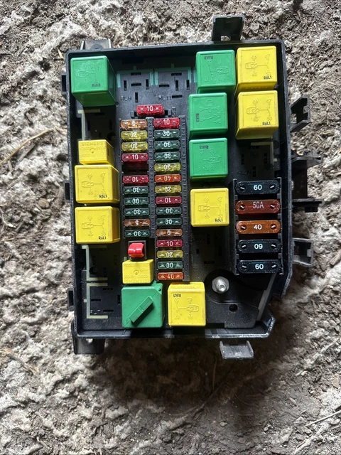 RANGE ROVER P38 2.5 Fuse Box Good Condition 99 To 02 YQE103420 £160.00 ...