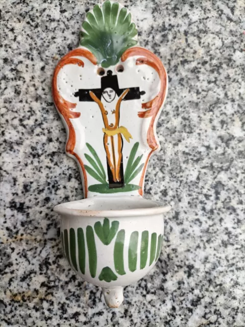 BENITIER ANCIEN EN FAIENCE DE  NEVERS ? 19ème  SIECLE