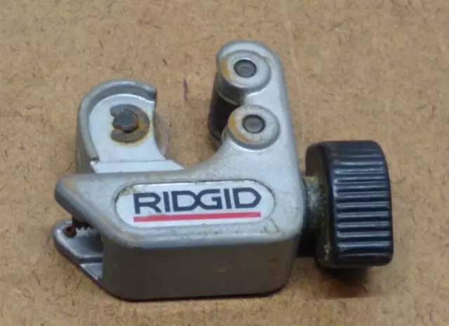 Rigid 104 Mini Tubing Cutter Tool 3/16 to 15/16 OD Clean Cutting Wheel